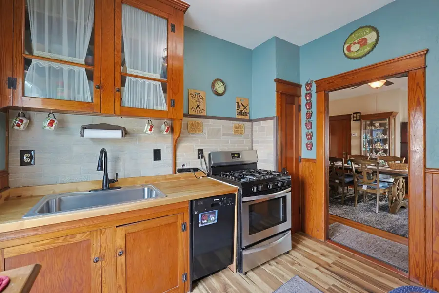 88 Arizona St, Fall River, MA 02723 - #3