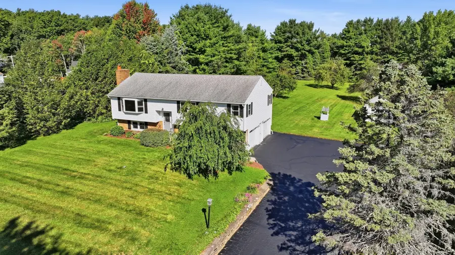 2 Apple Tree Dr, Millbury, MA 01527 - #3