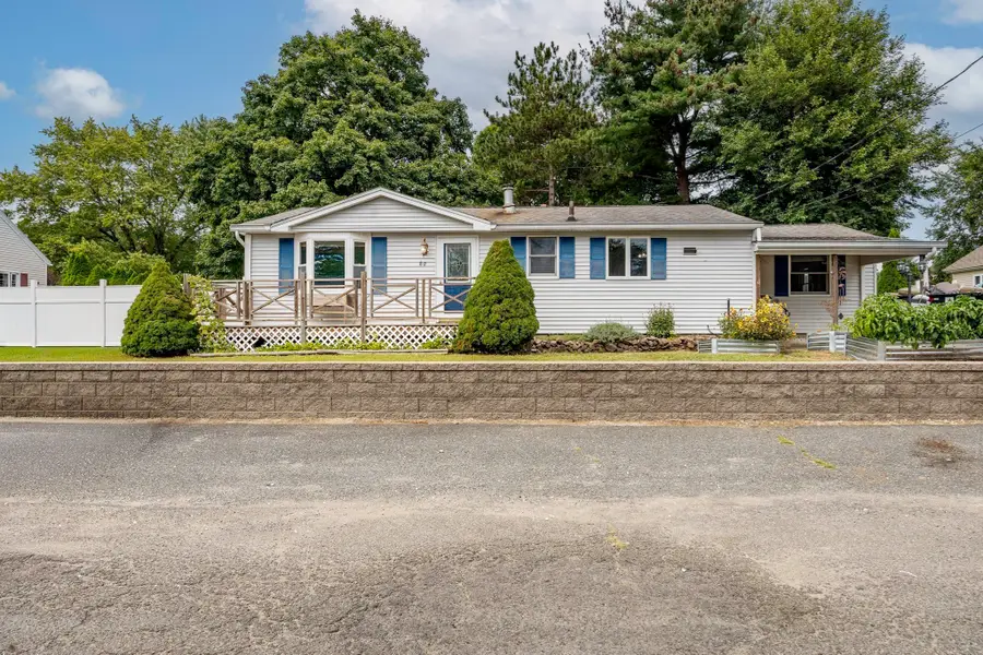 80 Quartus St, Chicopee, MA 01013 - #3