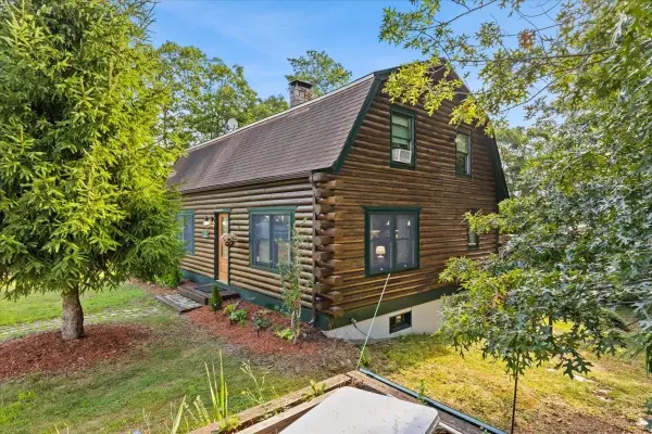13 Skylark Ave, Plymouth, MA 02360