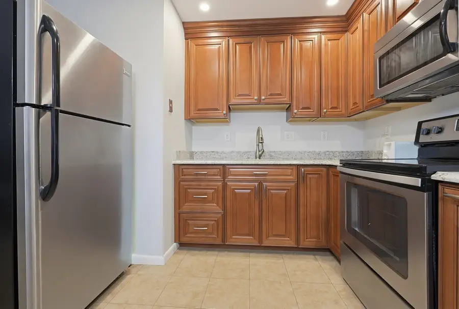 1185 Adams St #17, Boston, MA 02124 - #3