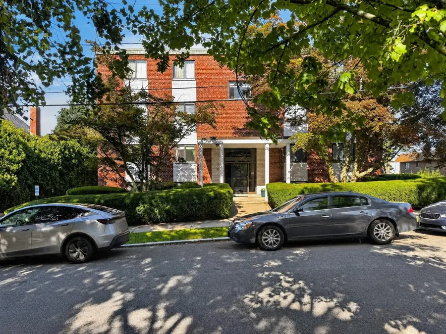 100 Grand View Ave #7B, Quincy, MA 02170 - #2