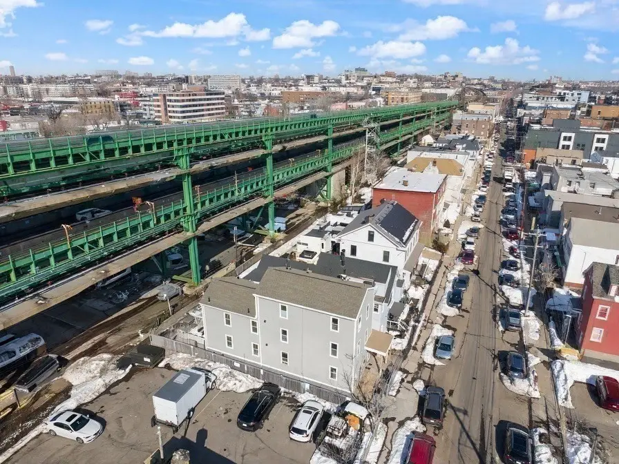 74 Chestnut St, Chelsea, MA 02150 - #3