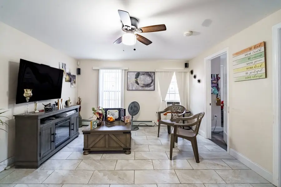 26 Benefit St, Southbridge, MA 01550 - #3
