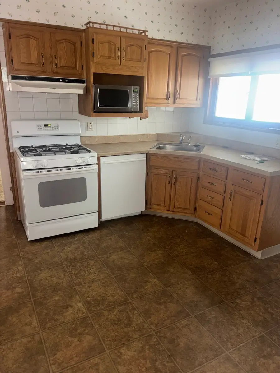 48 Gertrude Ave, Lowell, MA 01851 - #3