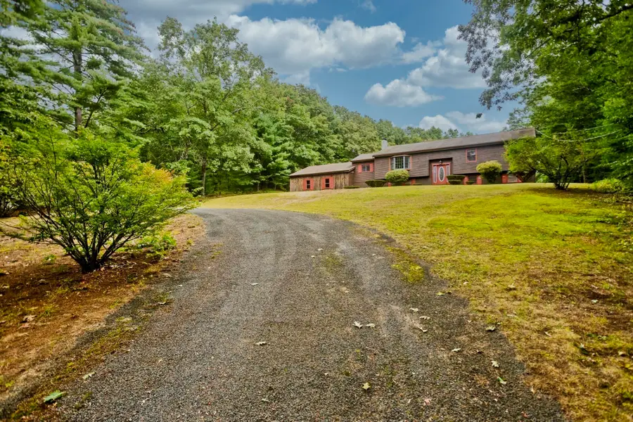 61 Randall Rd, Montague, MA 01351 - #3