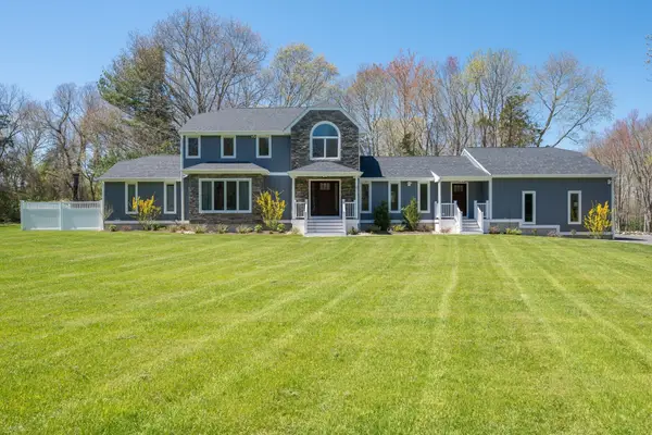 11 Walnut St, Freetown, MA 02702