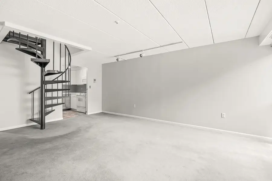 17 Healey St #201, Cambridge, MA 02138 - #3
