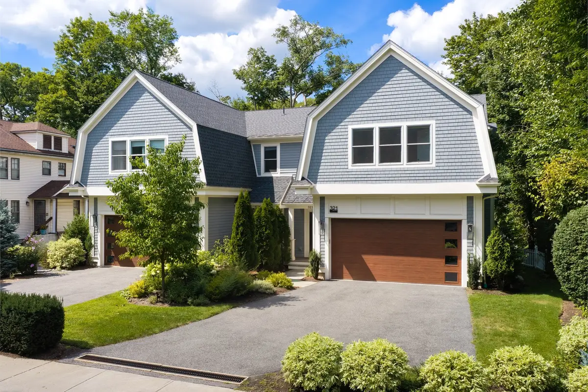 321 Lake Ave, Newton, MA 02461 - #1