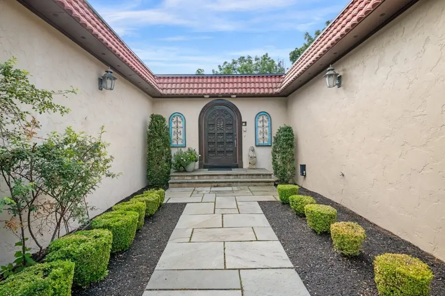 37 Phillips Beach Ave, Swampscott, MA 01907 - #2