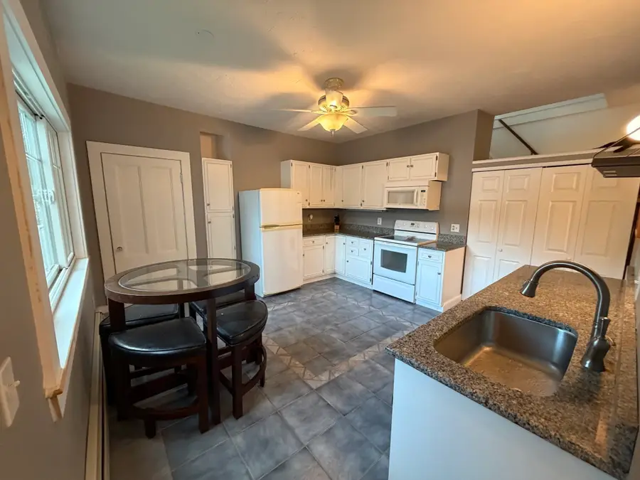 72 Apple D Or Rd #B, Framingham, MA 01701 - #3
