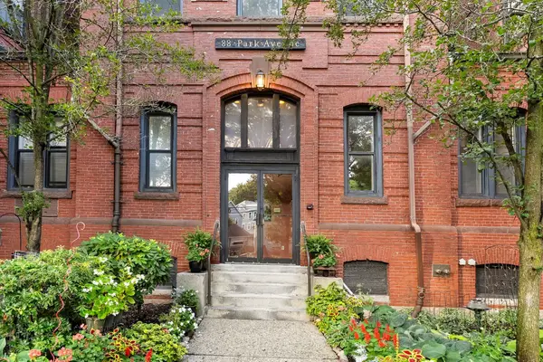 88 Park Ave #412, Arlington, MA 02476