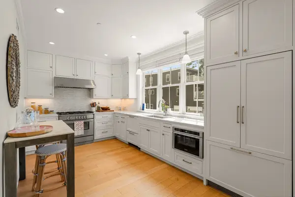 38 P St #1, Boston, MA 02127