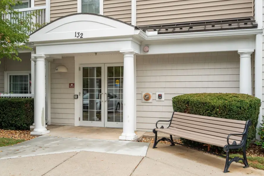 132 Clocktower Drive #113, Waltham, MA 02452 - #2