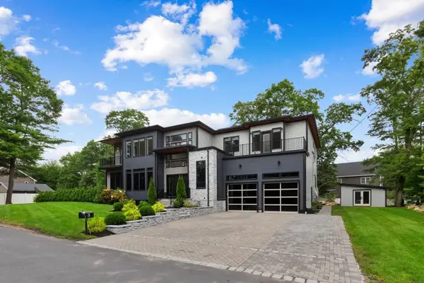 8 Jonathan Road, Burlington, MA 01803