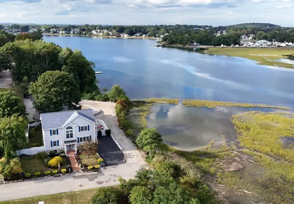 5 Seminole Ave, Weymouth, MA 02188