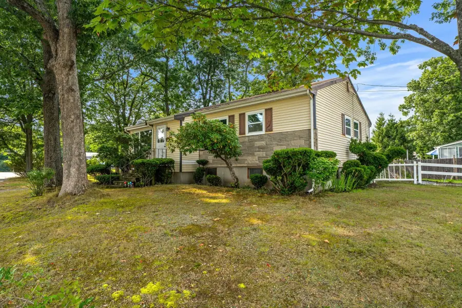 4 Niles Rd, Randolph, MA 02368 - #3