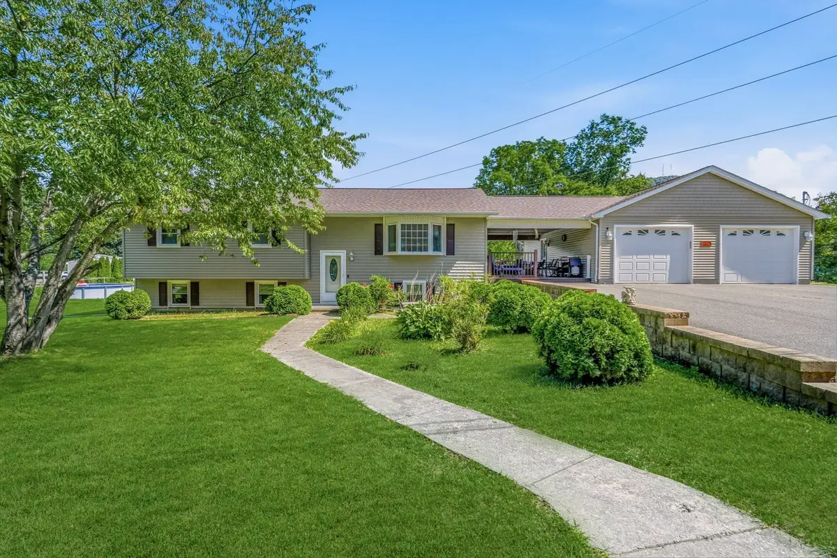 45 Brook St, Easthampton, MA 01027 - #1