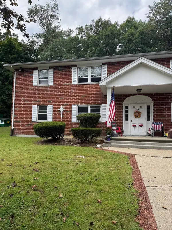 124 Litchfield Pines Drive #C, Leominster, MA 01453