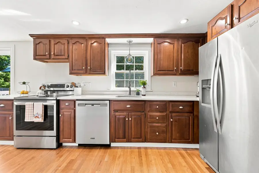 446 Pine St, Weymouth, MA 02190 - #3