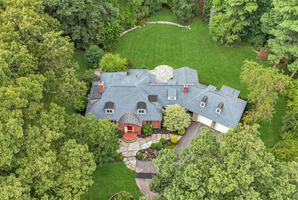 8 Buttercup Ln, Dover, MA 02030 - #1