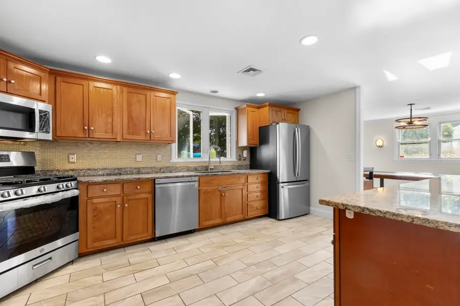 206 Fairview Ave, Brockton, MA 02301 - #2