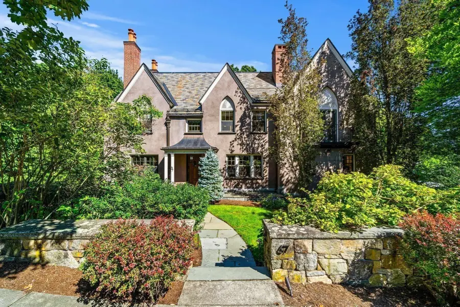 67 Hyslop Rd, Brookline, MA 02445 - #3
