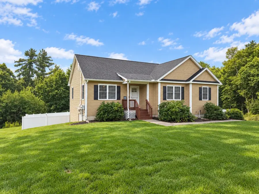 152 Sargent St, Belchertown, MA 01007 - #3