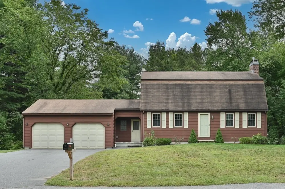 13 Pinewood Rd, Chelmsford, MA 01824 - #1