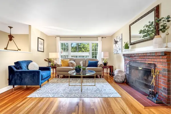 2 Town Line Rd, Burlington, MA 01803