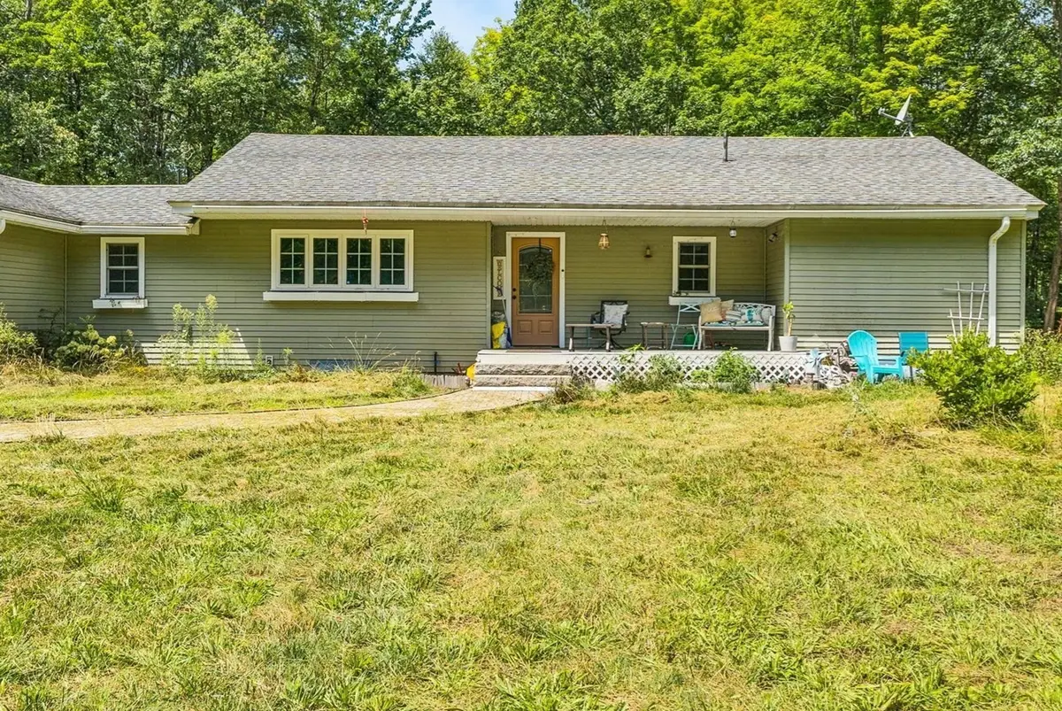 811 Chase Rd, Lunenburg, MA 01462 - #1