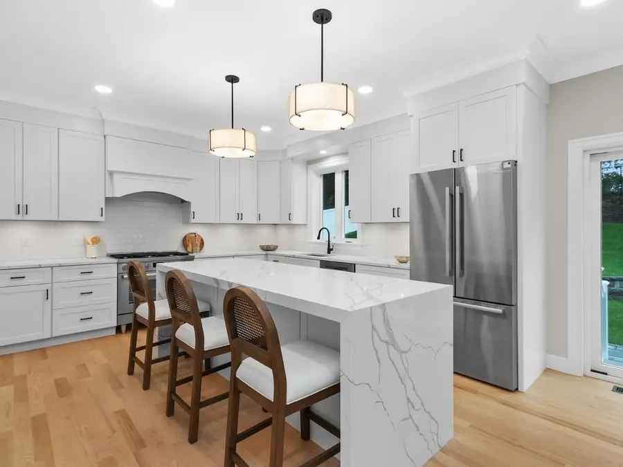 113 Warwick Avenue, Waltham, MA 02452 - #3