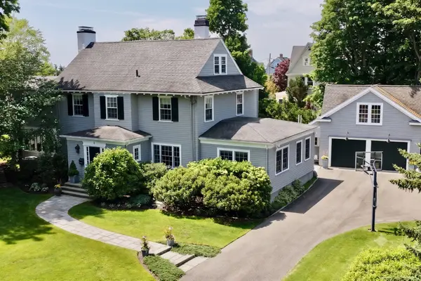 5 Bartlett St, Marblehead, MA 01945