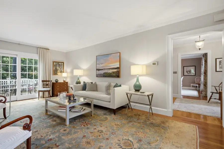 5 Bartlett St, Marblehead, MA 01945 - #3