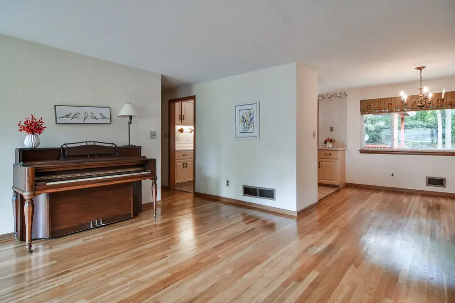 12 Claudette Circle, Framingham, MA 01701 - #3