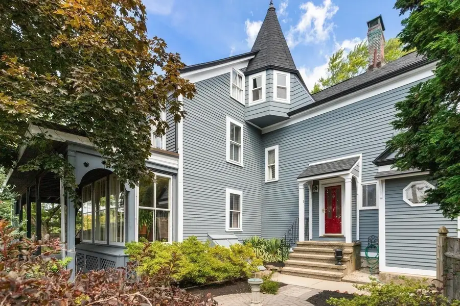 8 Leonard Cir, Medford, MA 02155 - #2