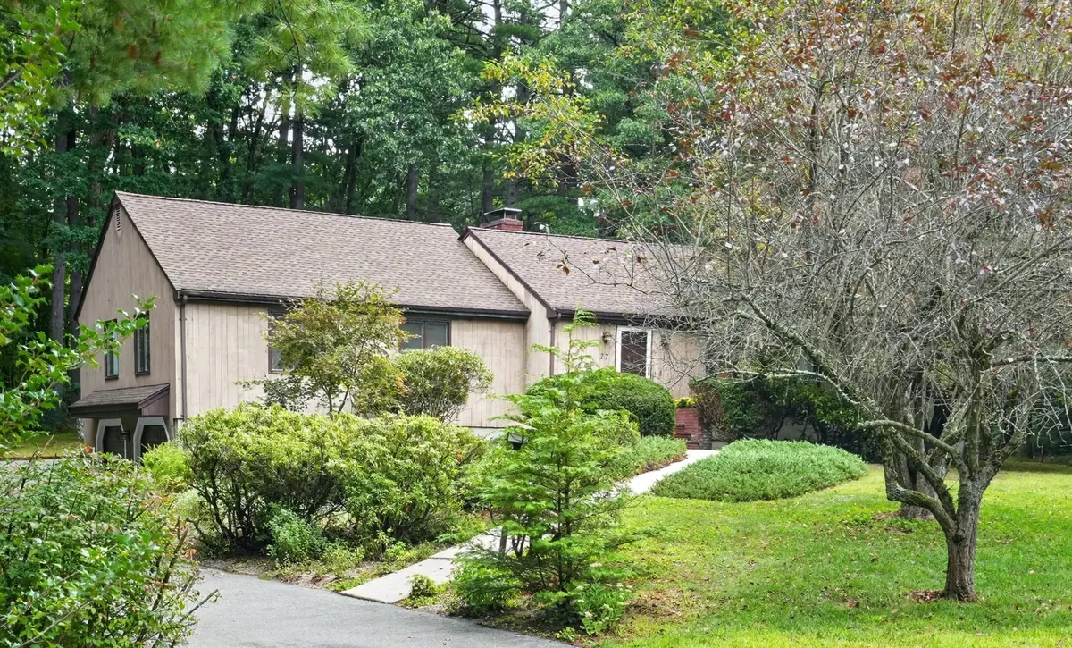 27 Algonquin Ave, Andover, MA 01810 - #1