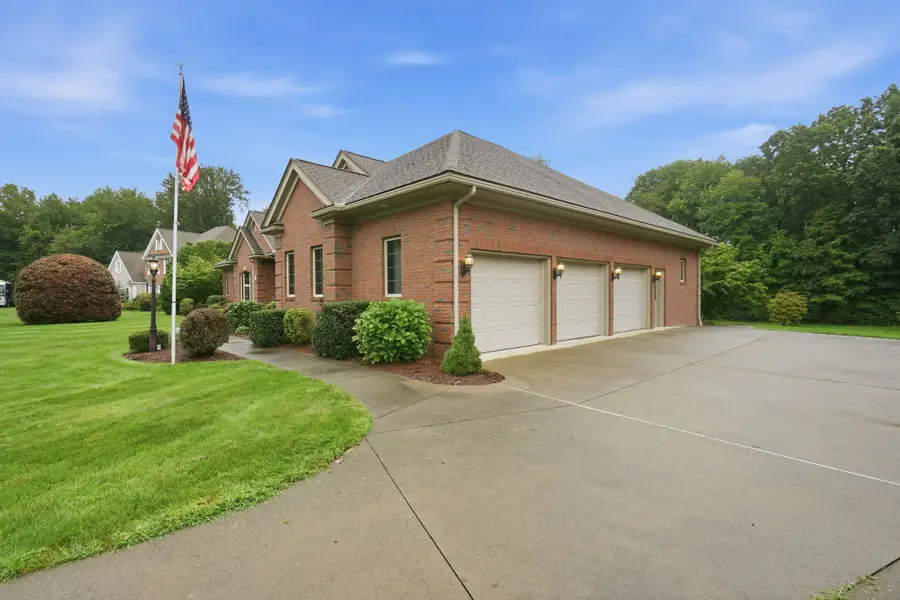 121 Pheasants Xing, West Springfield, MA 01089 - #3
