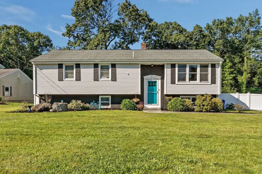 77 Quequechan Rd, Taunton, MA 02780 - #2