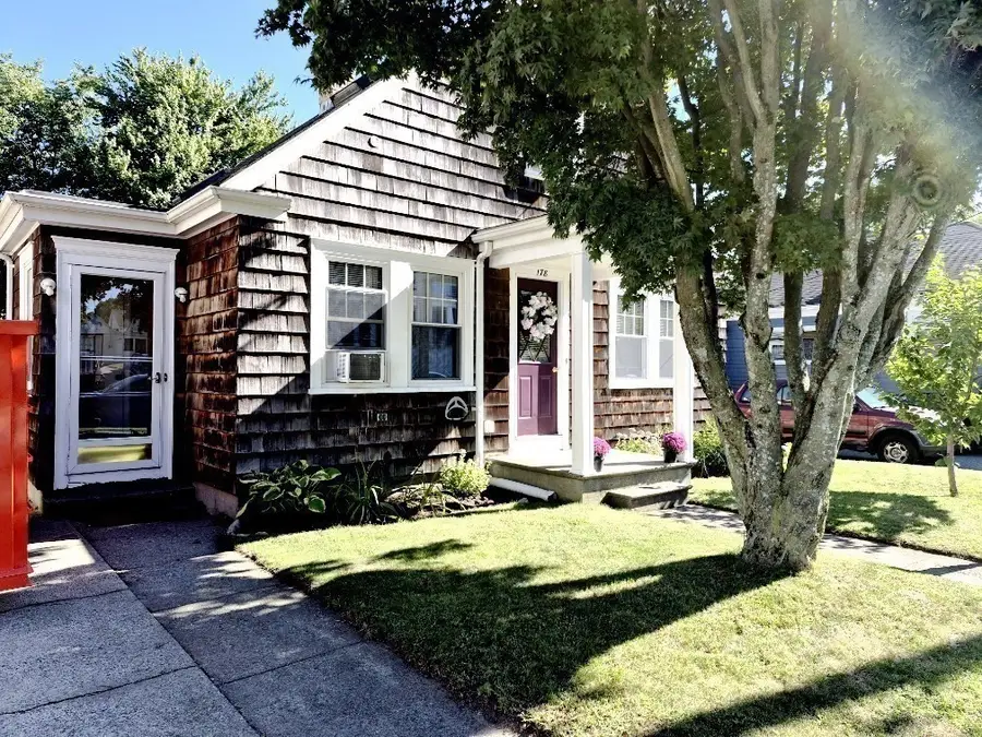 178 California St, Fall River, MA 02723 - #3