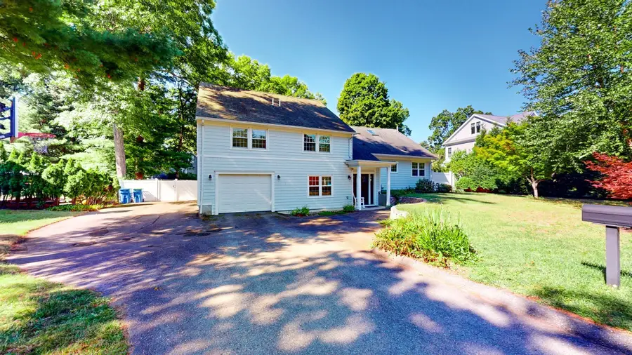 9 Fells Circle, Wellesley, MA 02482 - #2