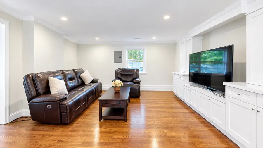 9 Fells Circle, Wellesley, MA 02482 - #3