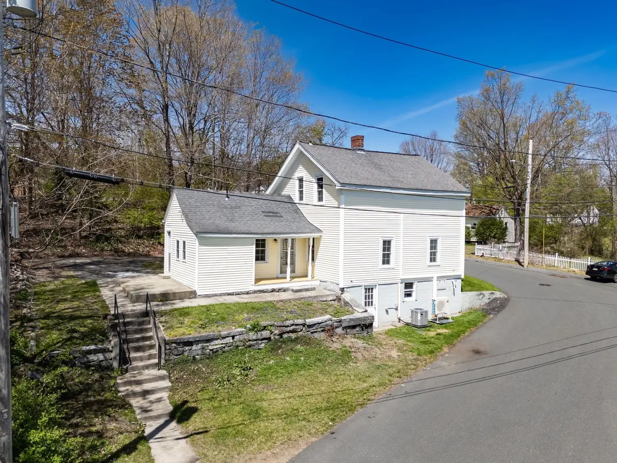 42 Washington St, Monson, MA 01057 - #1