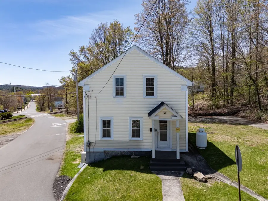 42 Washington St, Monson, MA 01057 - #2