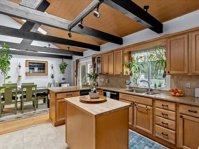 21 Woodvale Ave, Plymouth, MA 02360 - #2