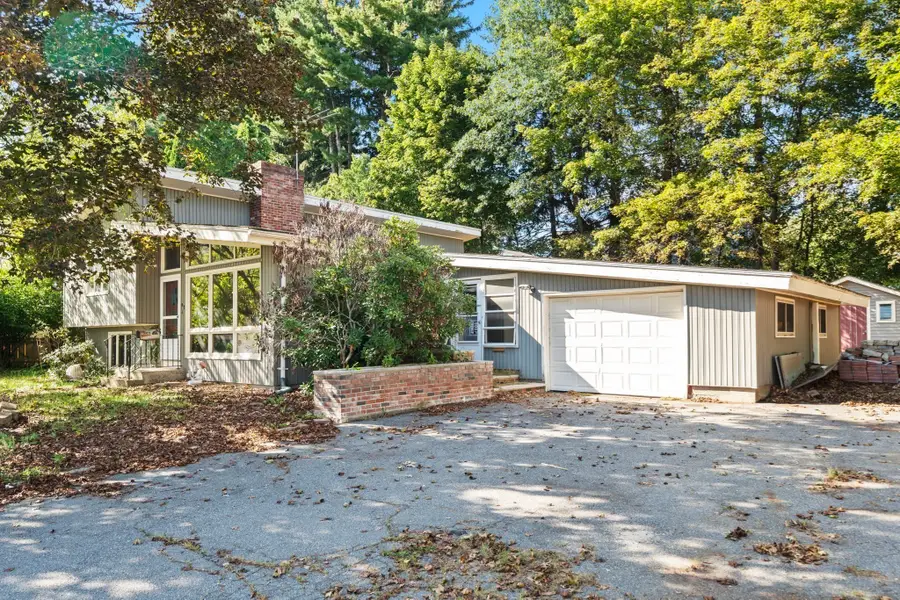 59 Hally Rd, Lowell, MA 01854 - #3