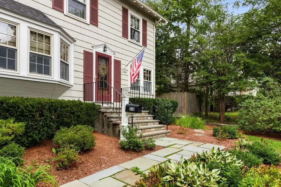 216 Bellevue Rd, Watertown, MA 02472 - #3