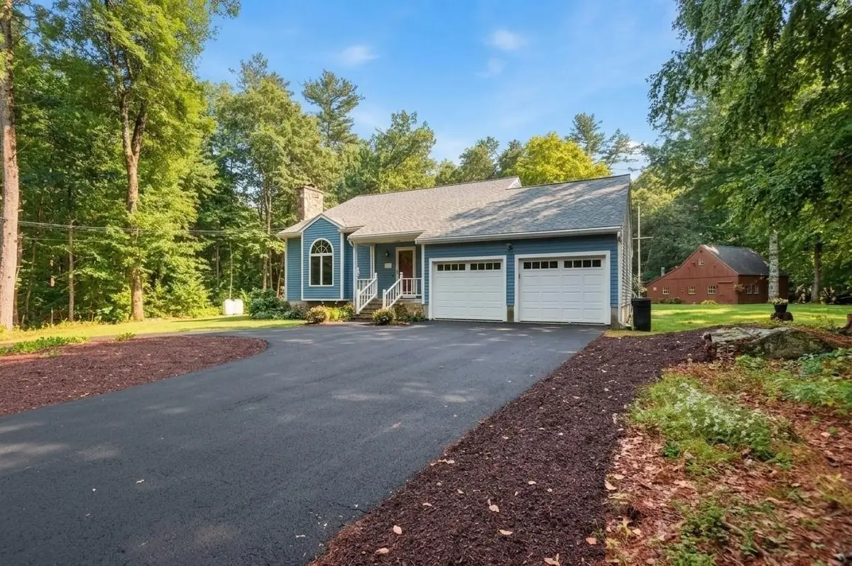 229 Se Main St, Douglas, MA 01516 - #1