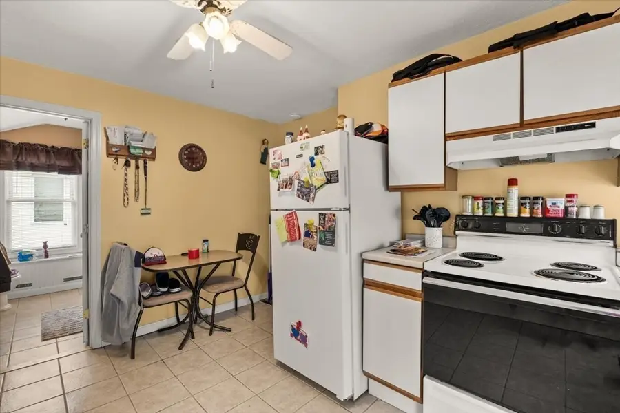 64 Oak St, Taunton, MA 02780 - #3
