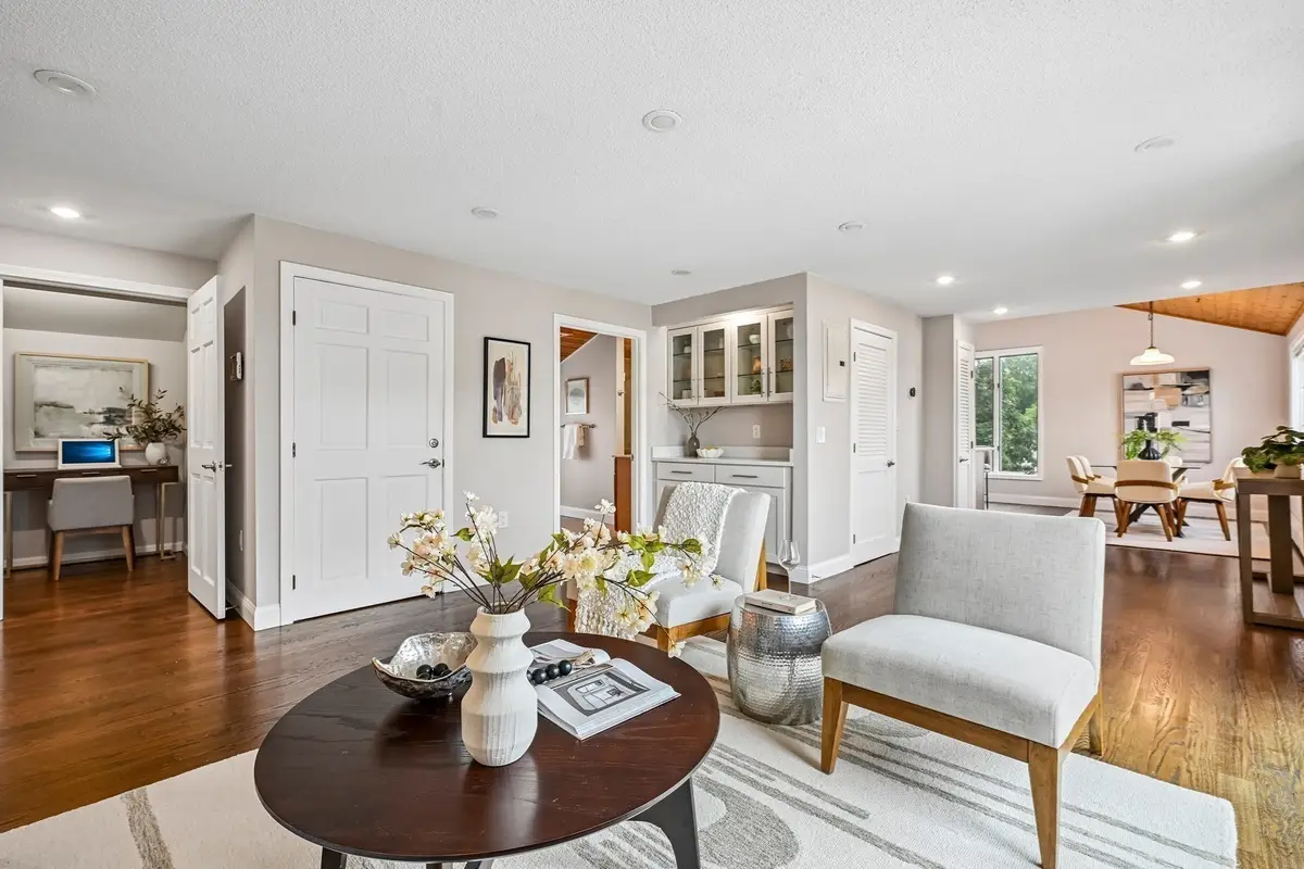 32 Farragut Ave #3, Somerville, MA 02144 - #1
